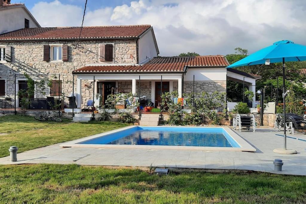 Holiday Home For 8 People, Pool + Sea View Vilanija Εξωτερικό φωτογραφία