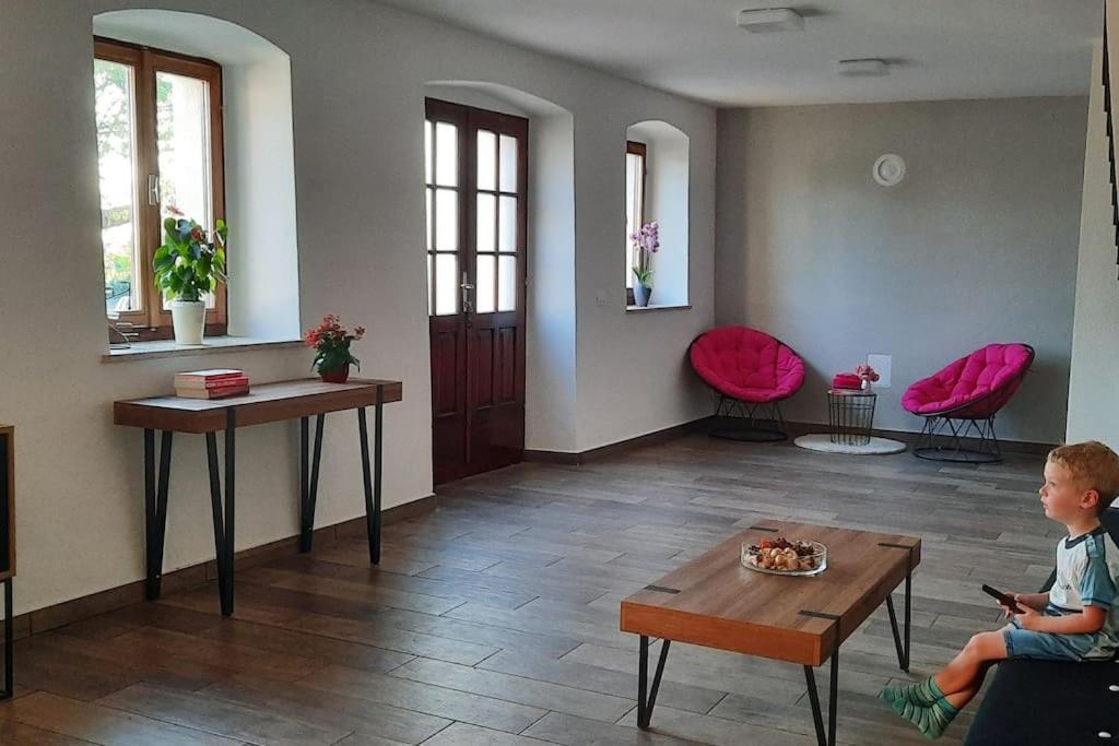 Holiday Home For 8 People, Pool + Sea View Vilanija Εξωτερικό φωτογραφία