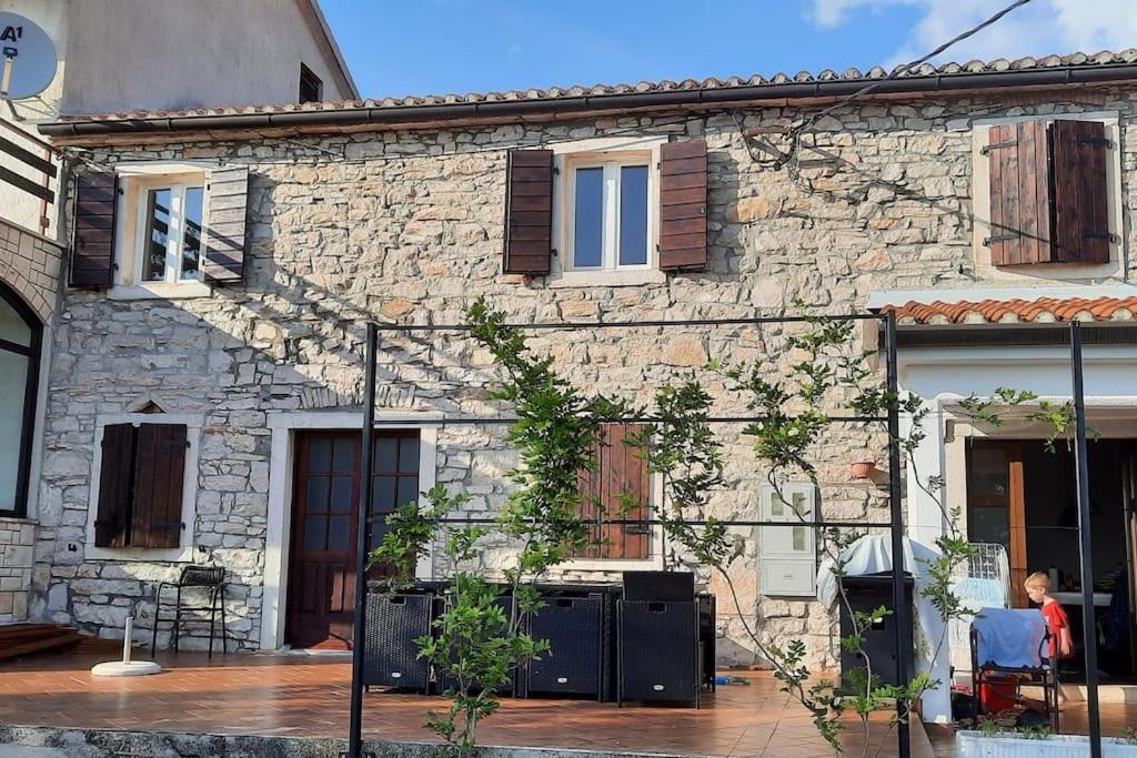 Holiday Home For 8 People, Pool + Sea View Vilanija Εξωτερικό φωτογραφία
