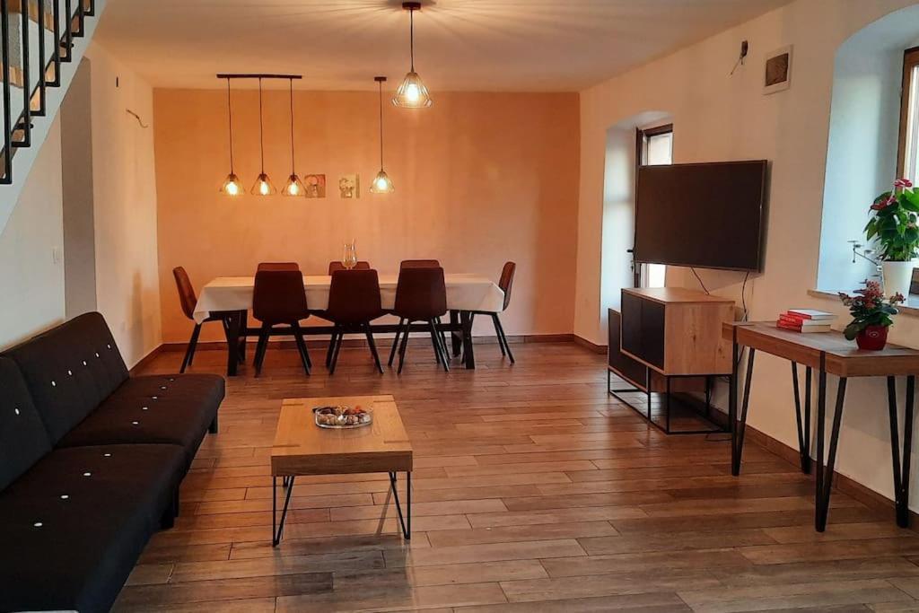 Holiday Home For 8 People, Pool + Sea View Vilanija Εξωτερικό φωτογραφία