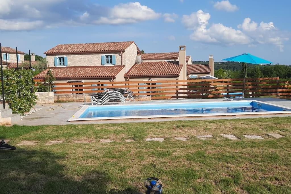 Holiday Home For 8 People, Pool + Sea View Vilanija Εξωτερικό φωτογραφία