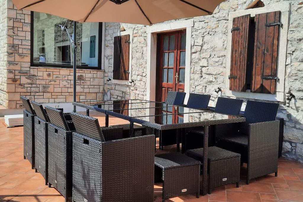 Holiday Home For 8 People, Pool + Sea View Vilanija Εξωτερικό φωτογραφία
